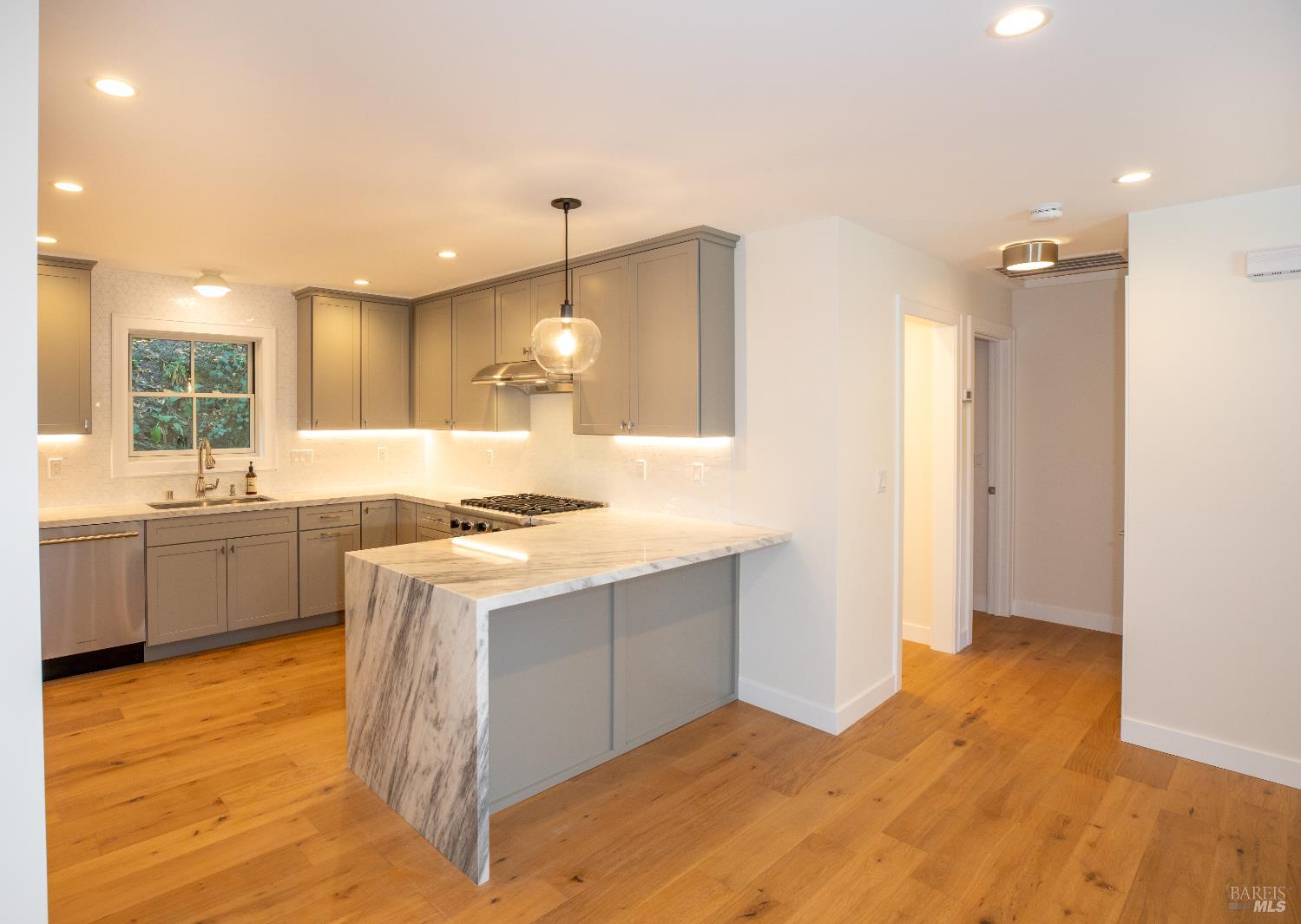 1914 Redwood Drive Healdsburg CA 95448