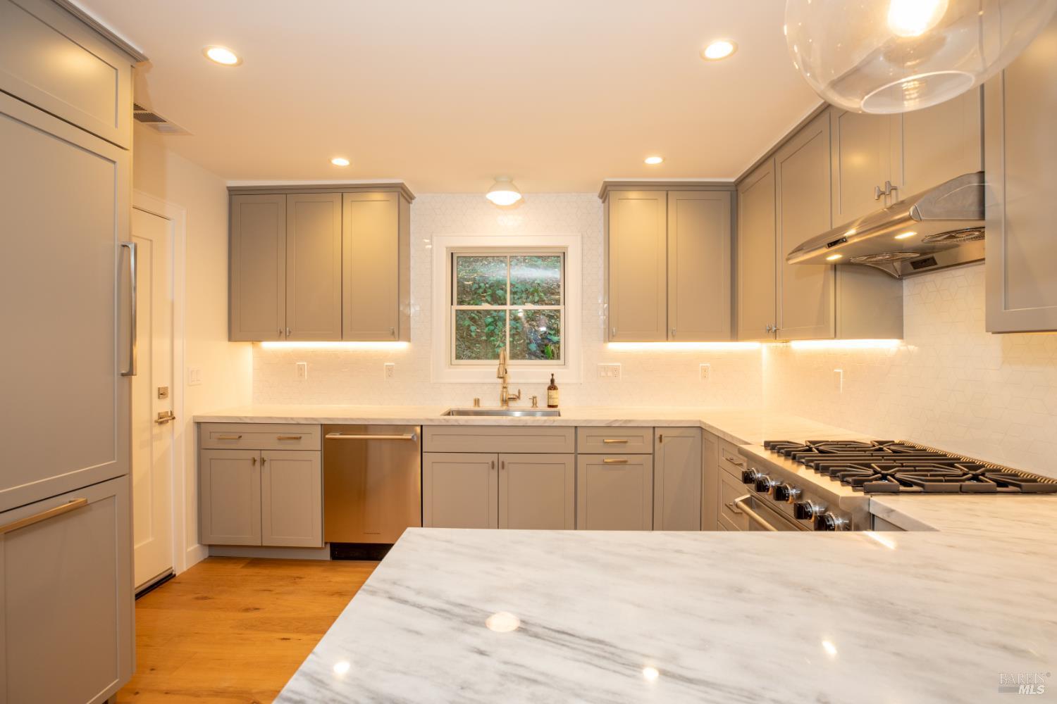 1914 Redwood Drive Healdsburg CA 95448