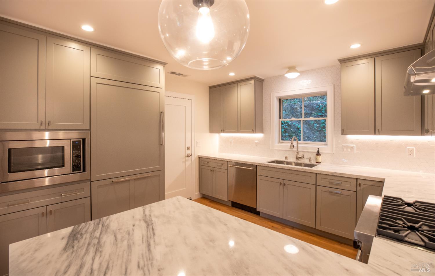 1914 Redwood Drive Healdsburg CA 95448