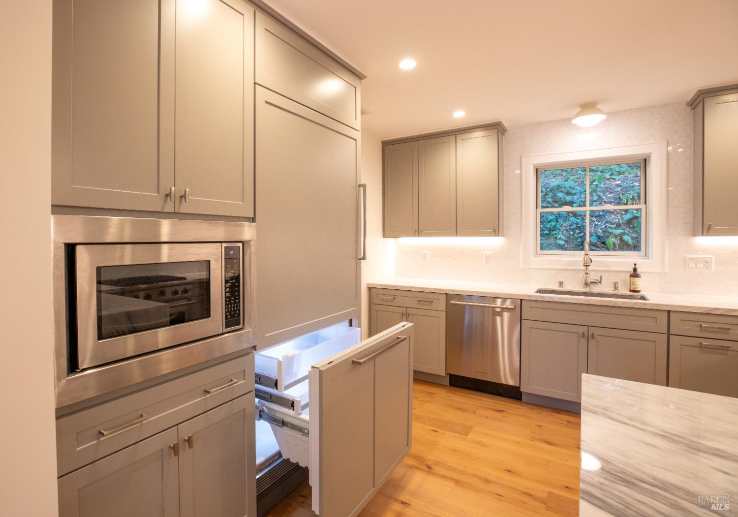 1914 Redwood Drive Healdsburg CA 95448