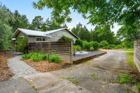 2630 Burnside Road Sebastopol CA 95472