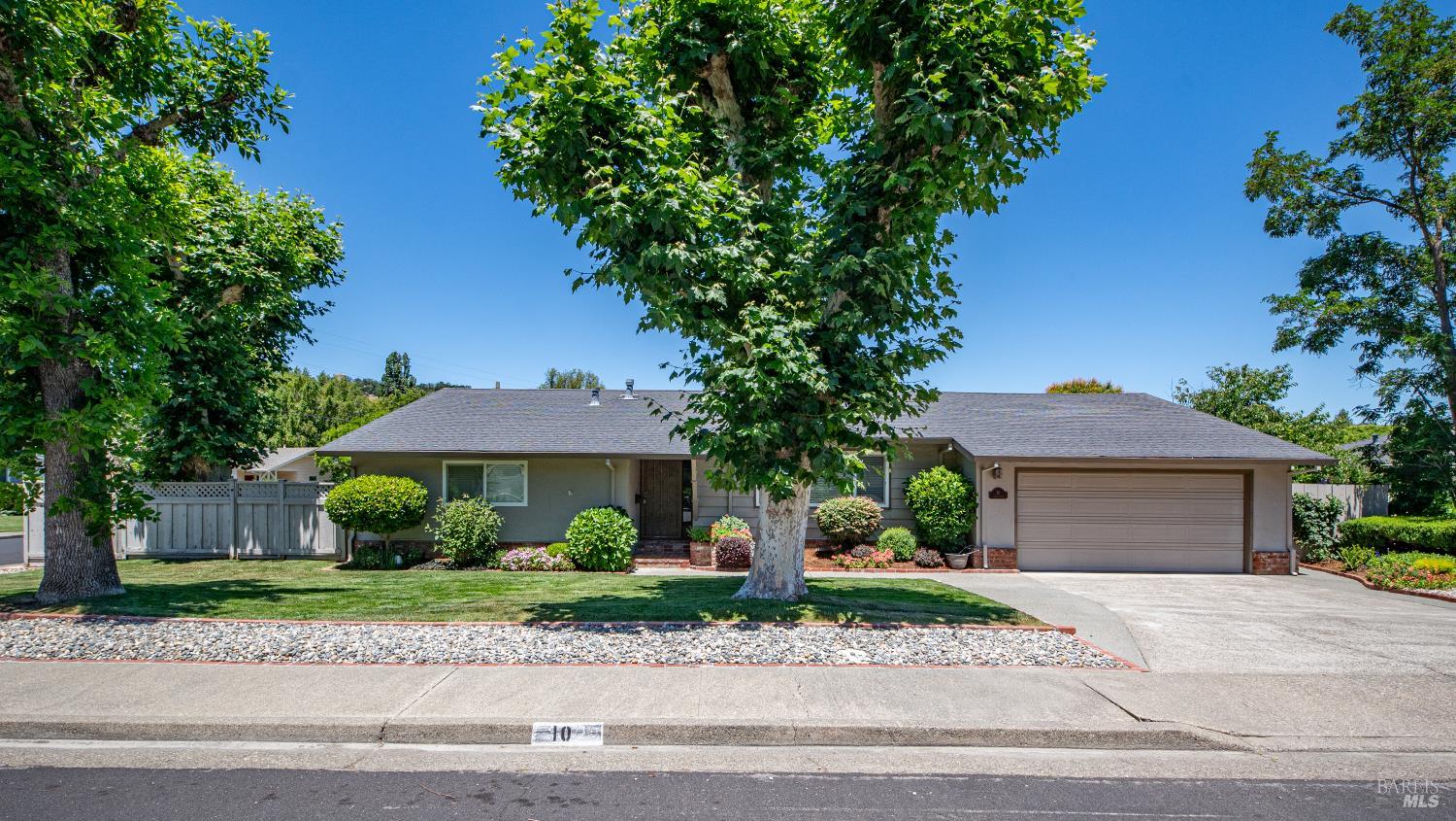 10 Corte Roble Novato CA 94949