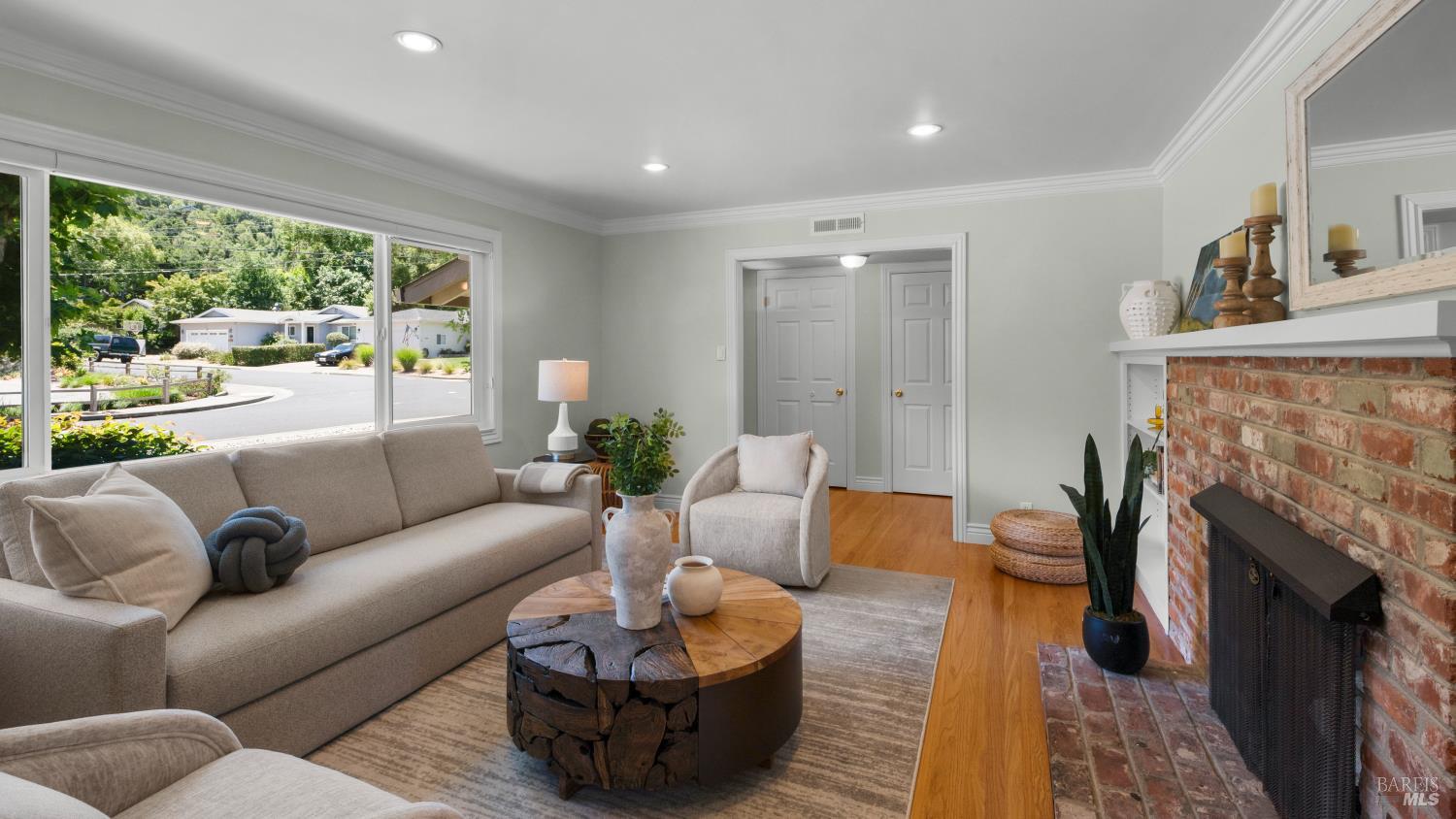 10 Corte Roble Novato CA 94949
