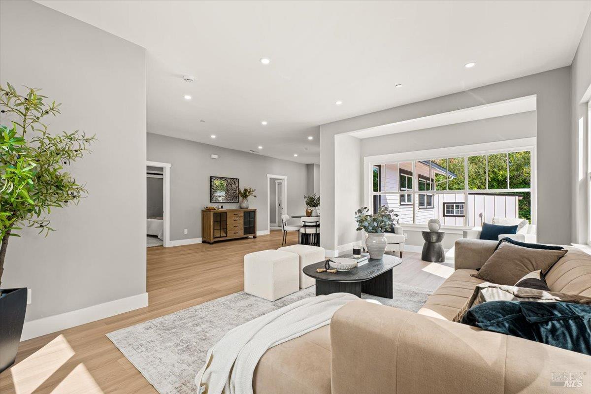 1524 Fair Oaks Court Santa Rosa CA 95404