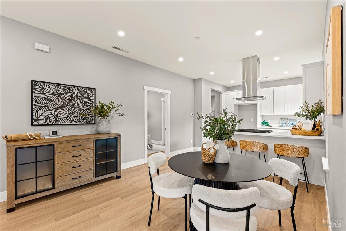 1524 Fair Oaks Court Santa Rosa CA 95404