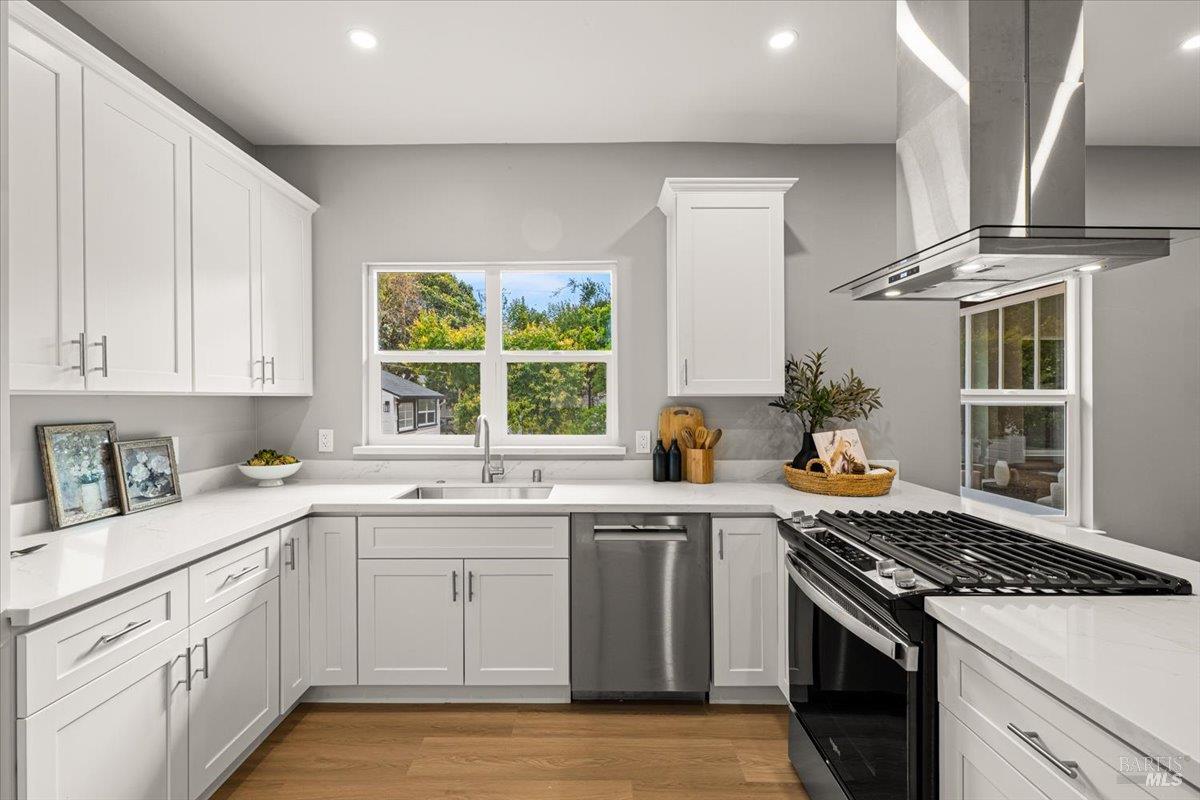 1524 Fair Oaks Court Santa Rosa CA 95404