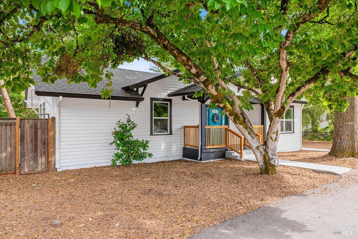 1524 Fair Oaks Court Santa Rosa CA 95404
