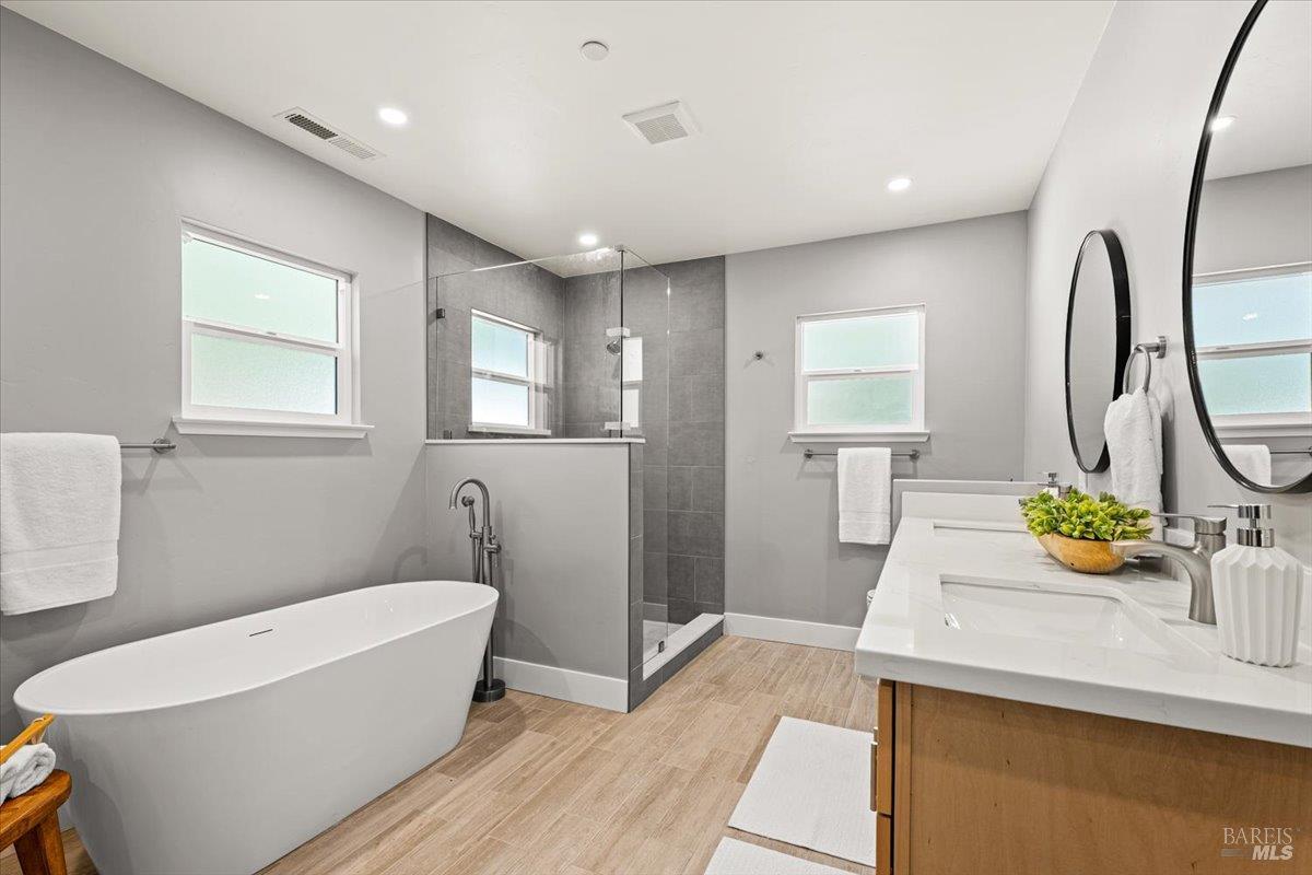 1524 Fair Oaks Court Santa Rosa CA 95404