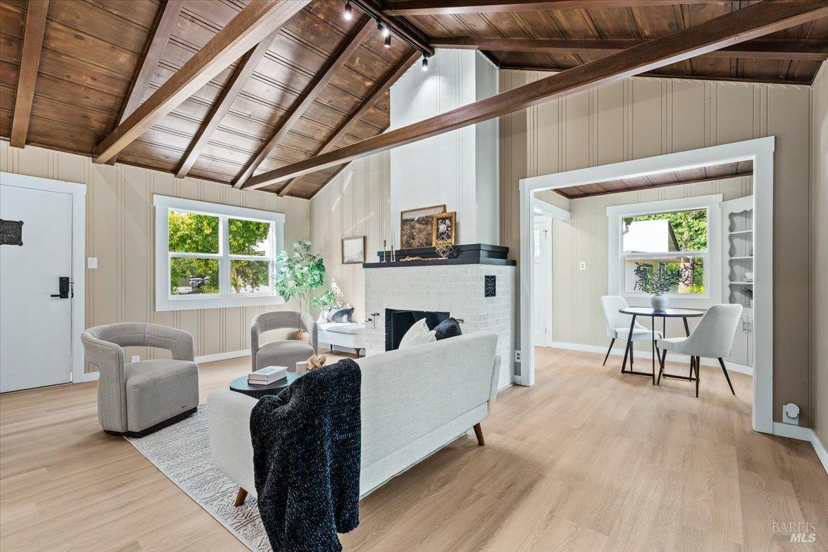 1524 Fair Oaks Court Santa Rosa CA 95404