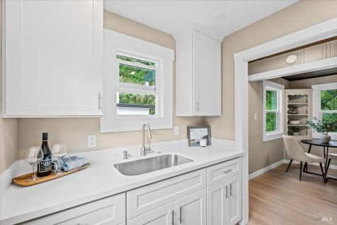 1524 Fair Oaks Court Santa Rosa CA 95404