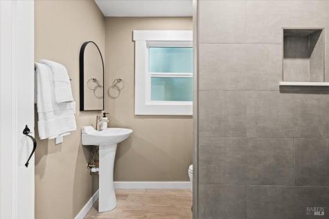 1524 Fair Oaks Court Santa Rosa CA 95404