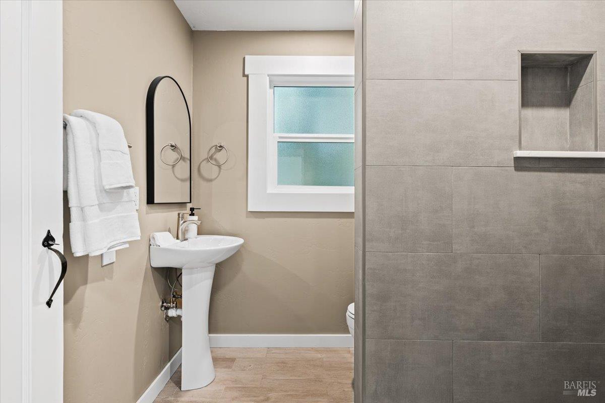 1524 Fair Oaks Court Santa Rosa CA 95404
