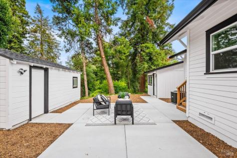 1524 Fair Oaks Court Santa Rosa CA 95404