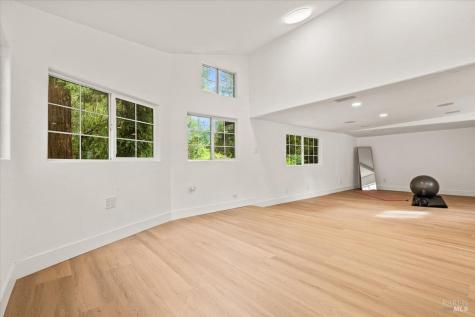 1524 Fair Oaks Court Santa Rosa CA 95404
