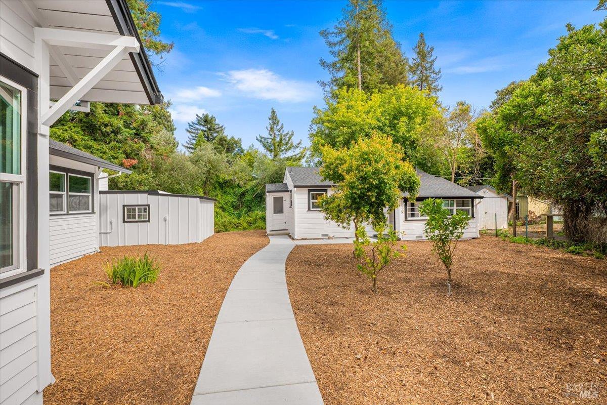 1524 Fair Oaks Court Santa Rosa CA 95404