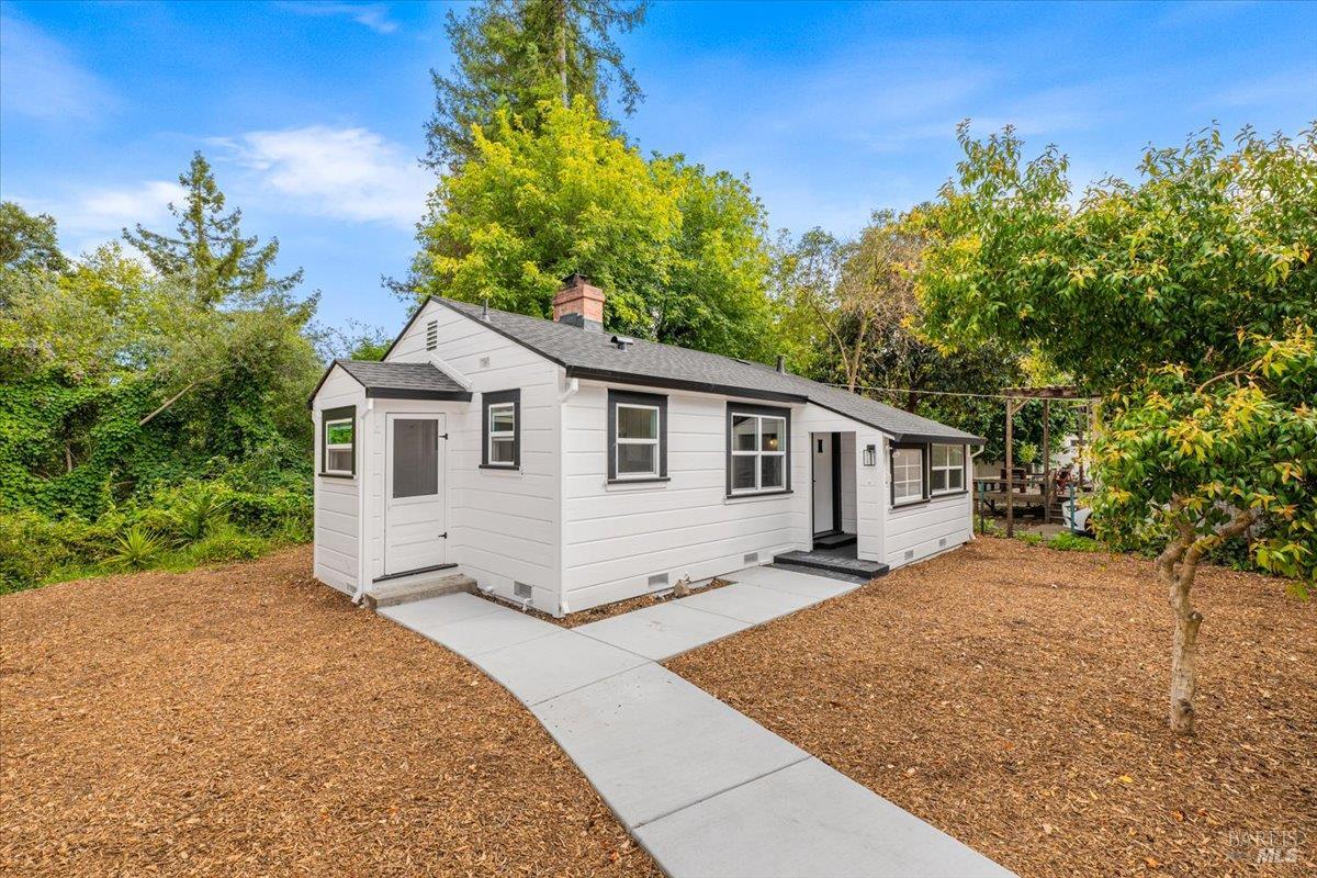 1524 Fair Oaks Court Santa Rosa CA 95404