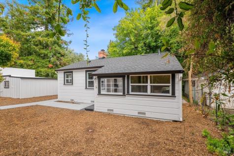 1524 Fair Oaks Court Santa Rosa CA 95404