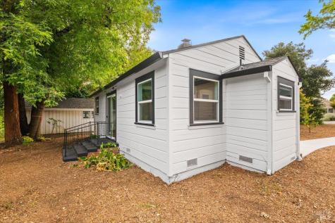 1524 Fair Oaks Court Santa Rosa CA 95404