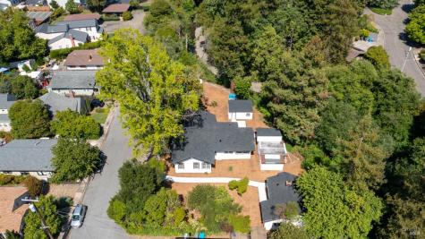 1524 Fair Oaks Court Santa Rosa CA 95404
