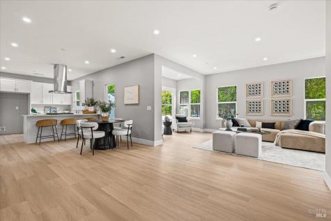 1524 Fair Oaks Court Santa Rosa CA 95404