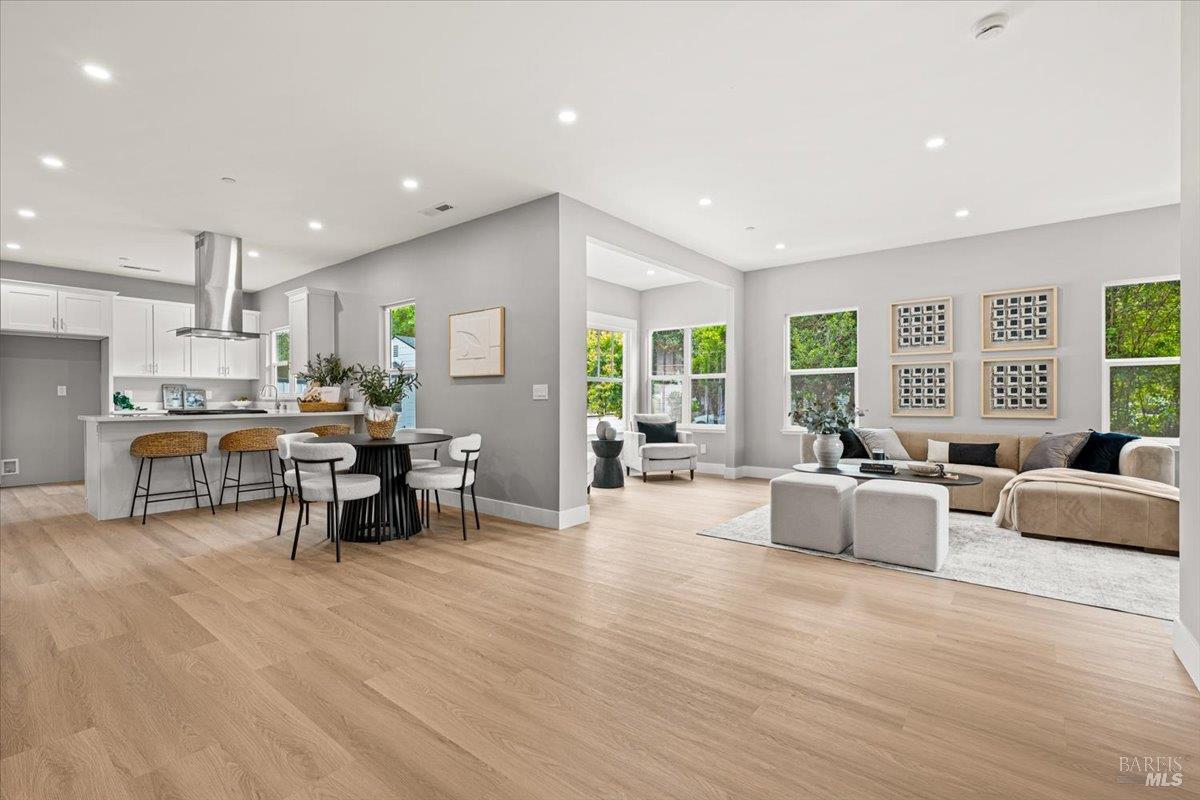 1524 Fair Oaks Court Santa Rosa CA 95404