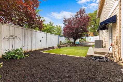 103 Paul Wittke Drive Healdsburg CA 95448
