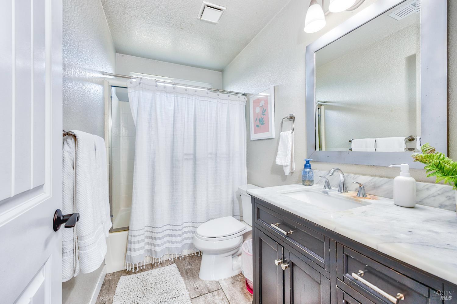 1168 Wieling Way Petaluma CA 94954