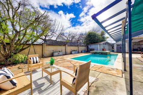 1168 Wieling Way Petaluma CA 94954