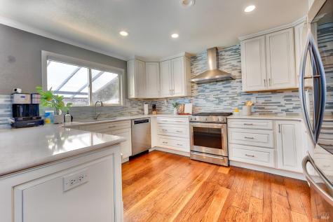1168 Wieling Way Petaluma CA 94954