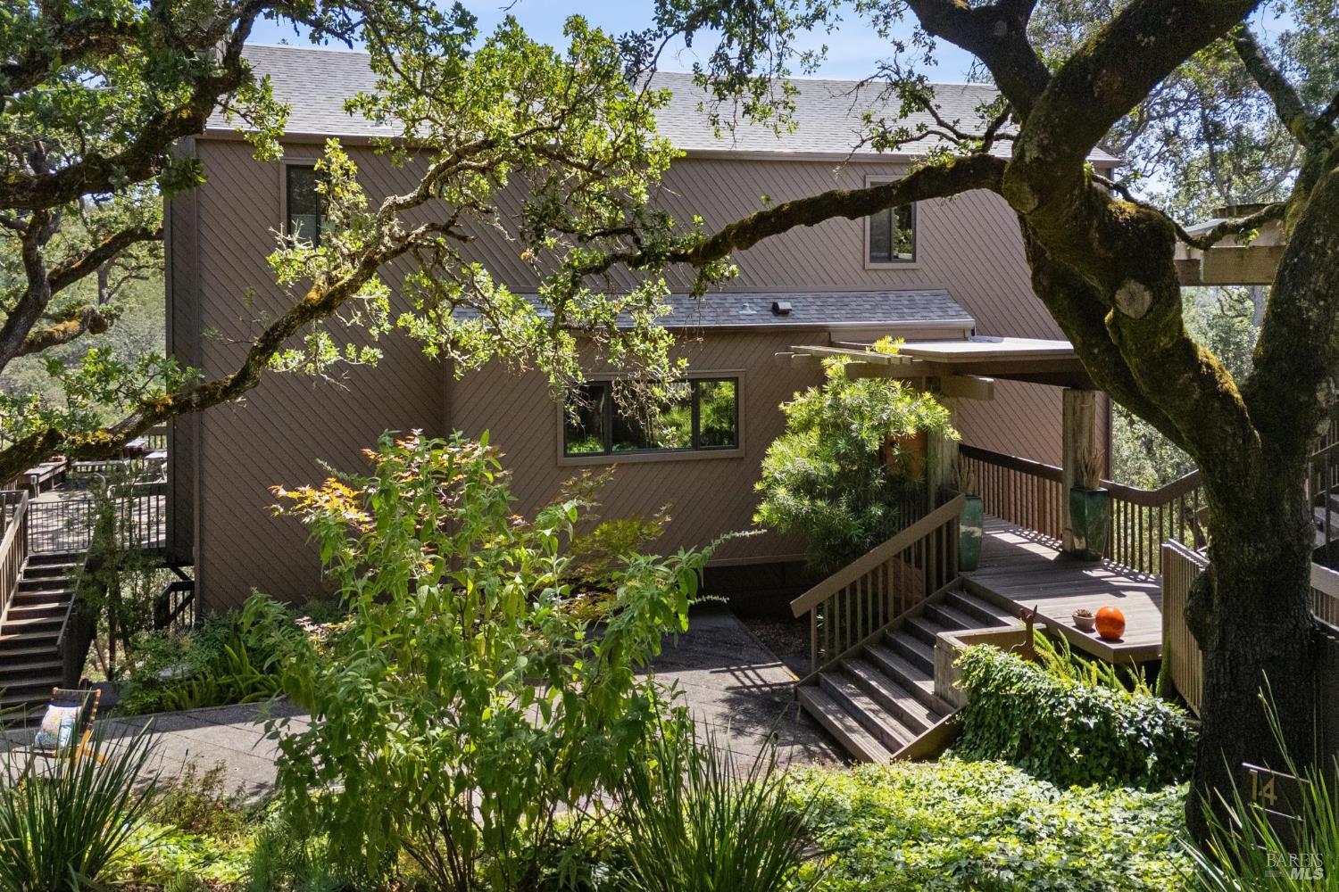 14 Oak Grove Way Napa CA 94559