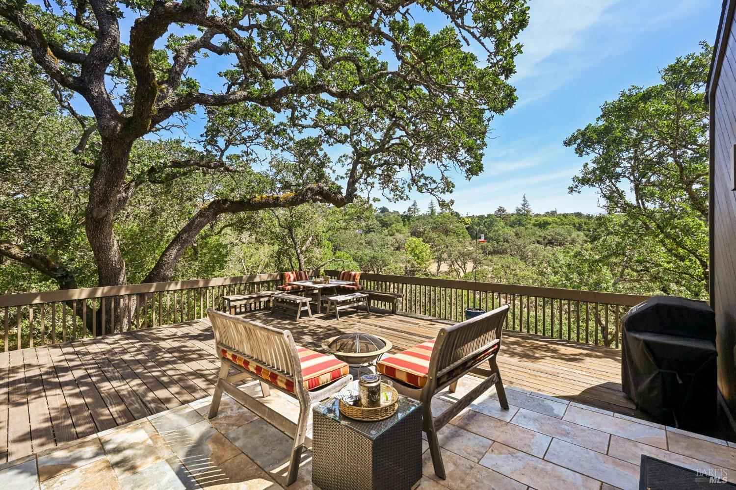 14 Oak Grove Way Napa CA 94559