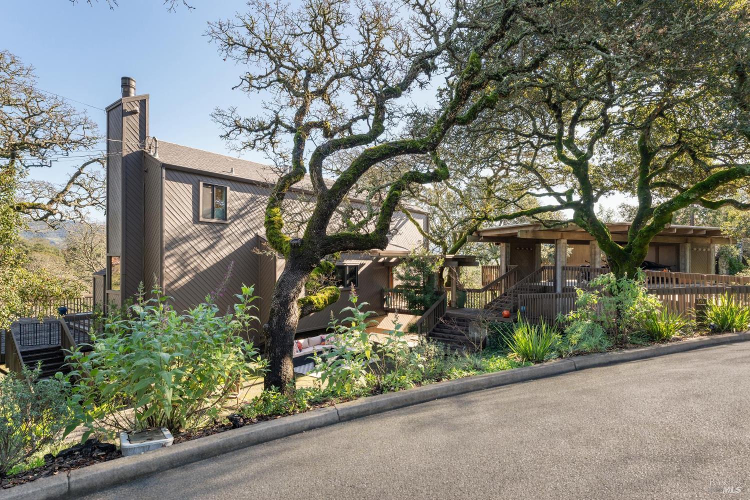 14 Oak Grove Way Napa CA 94559