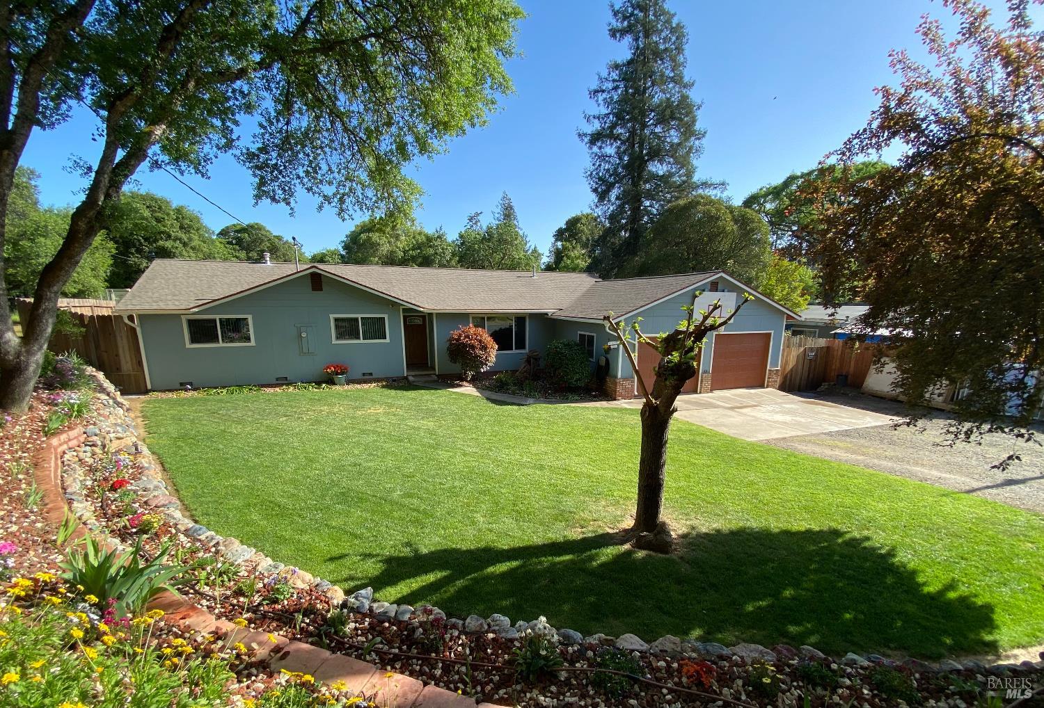 1725 E Madrone Drive Ukiah CA 95482