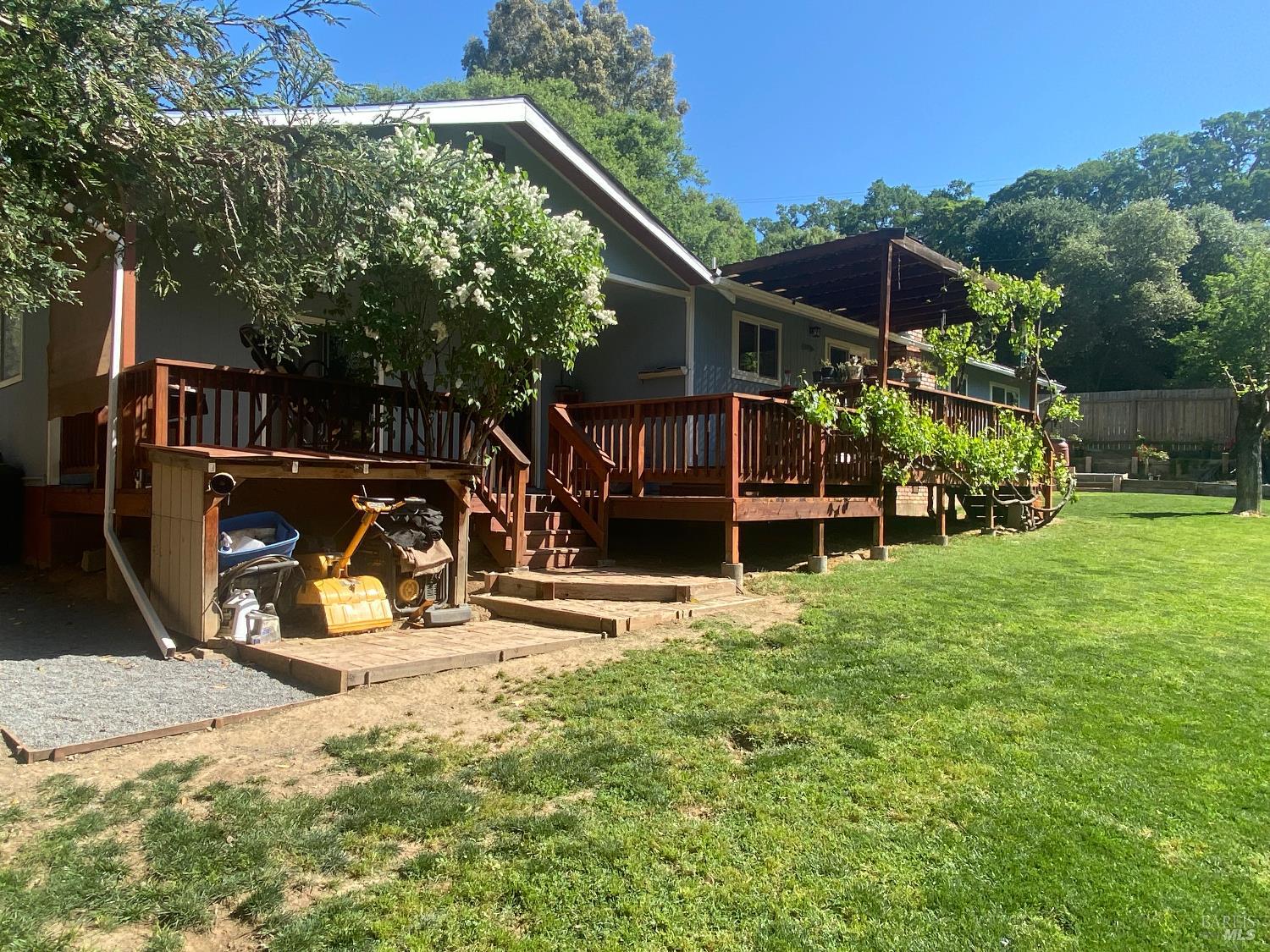1725 E Madrone Drive Ukiah CA 95482