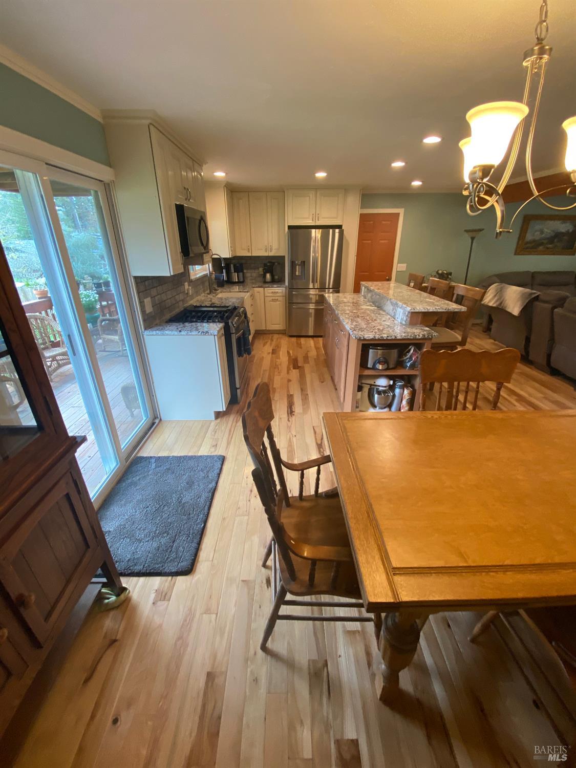 1725 E Madrone Drive Ukiah CA 95482