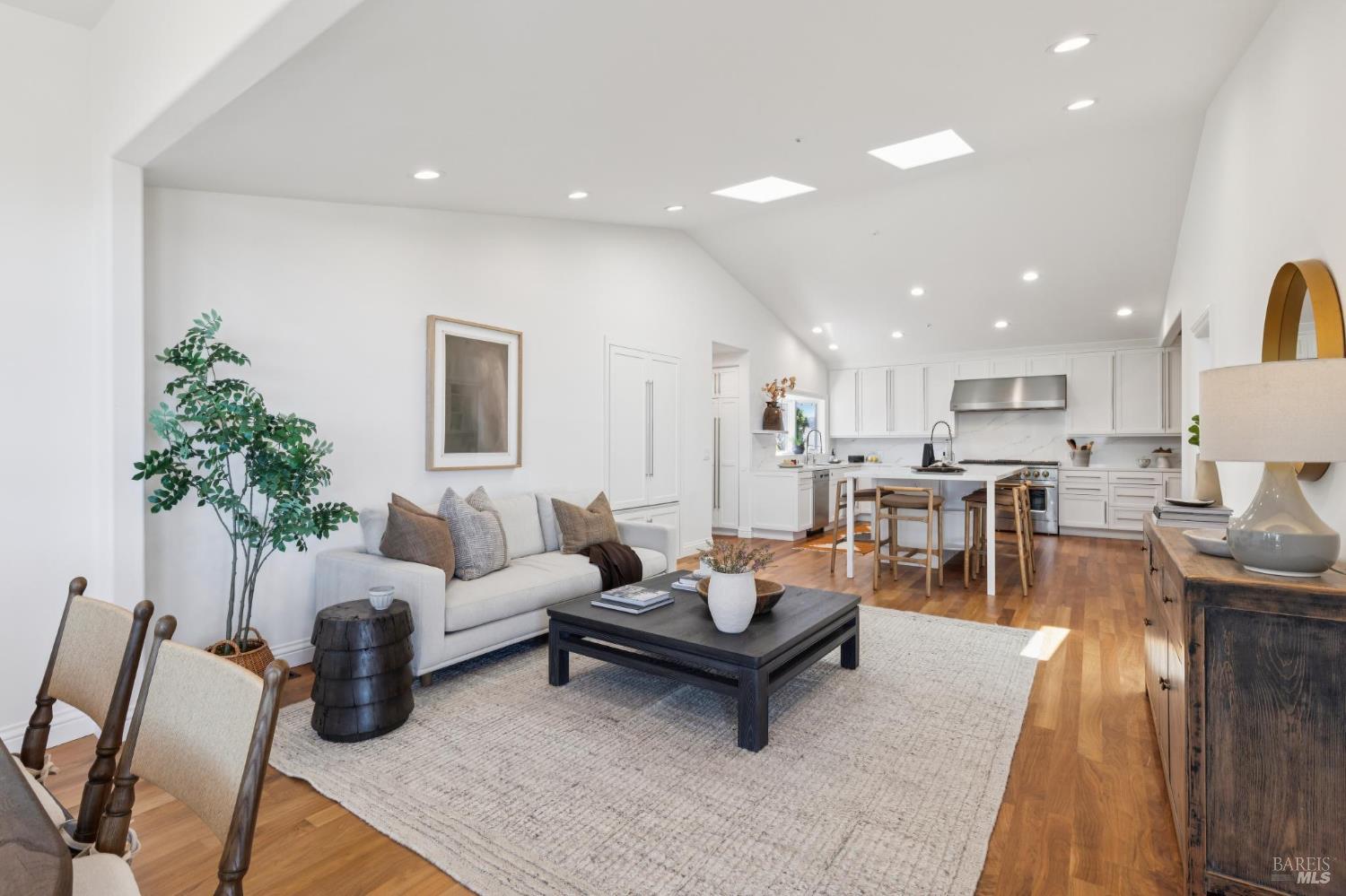 24 Hillcrest Road Tiburon CA 94920