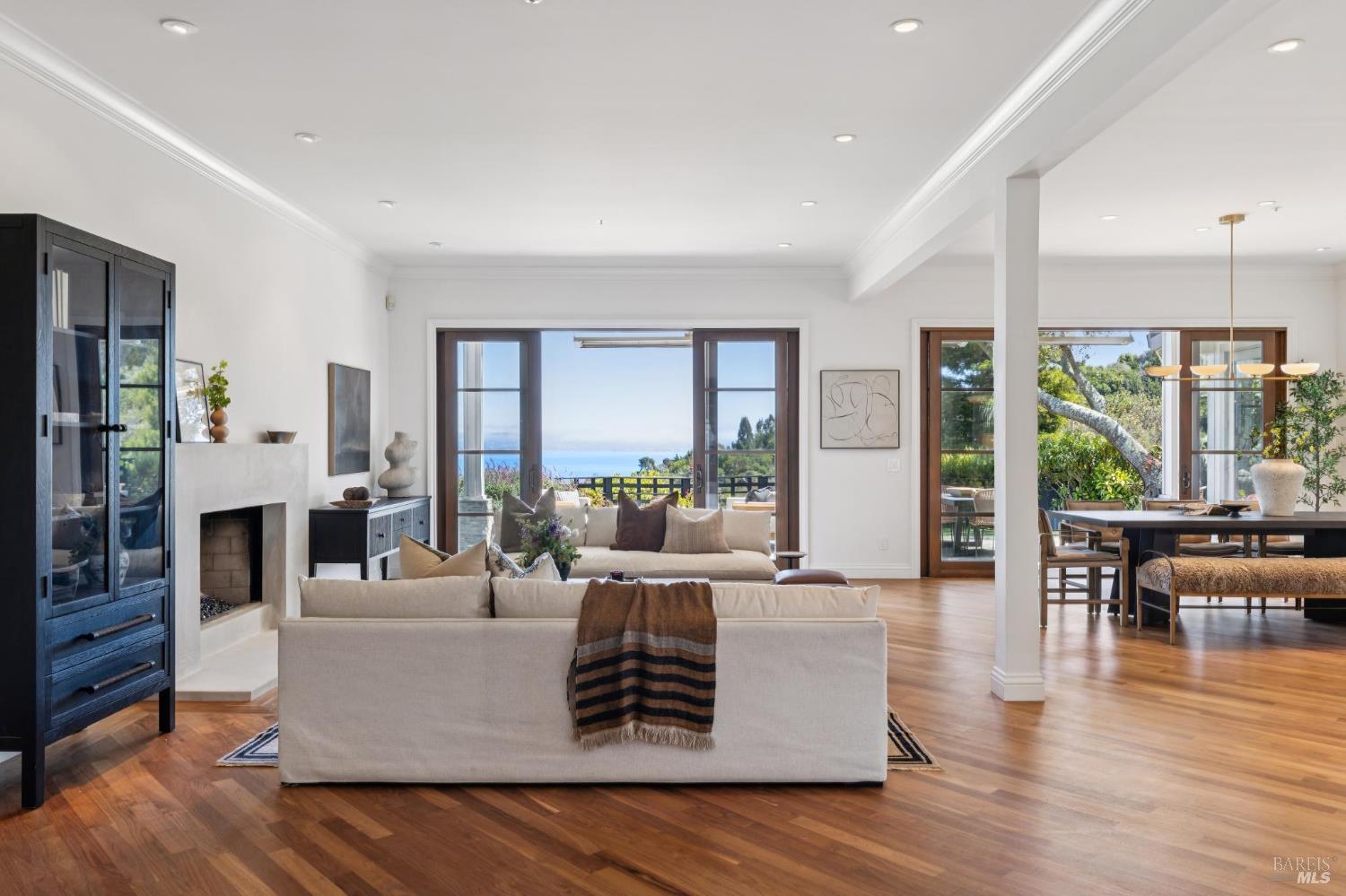 24 Hillcrest Road Tiburon CA 94920
