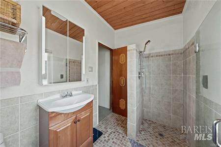 10460 North Drive Clearlake CA 95422