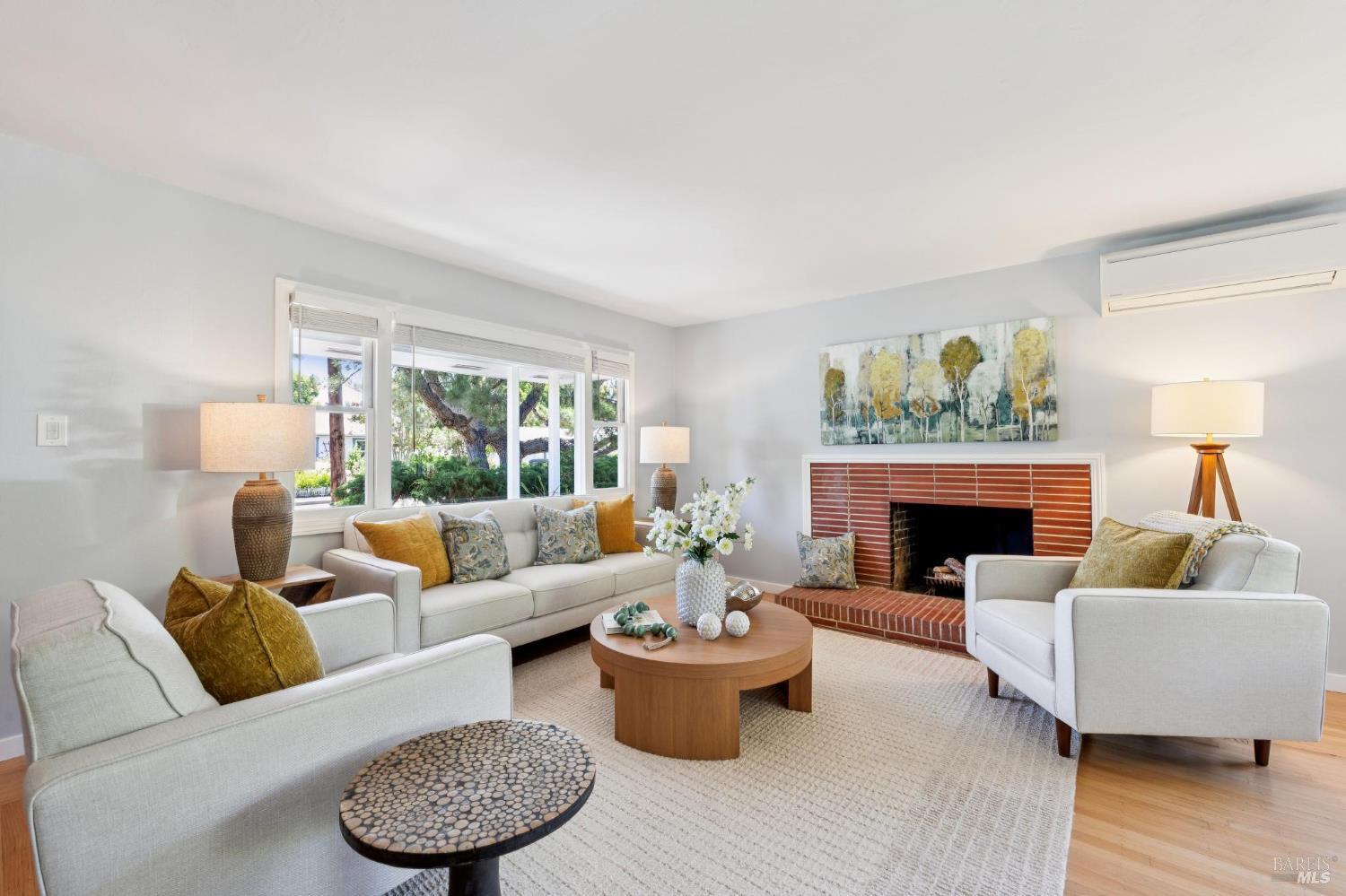 1915 Albany Drive Santa Rosa CA 95401