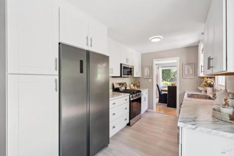 1915 Albany Drive Santa Rosa CA 95401