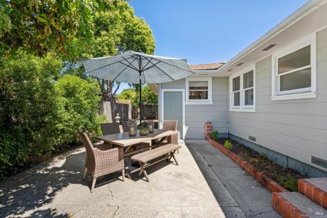 1915 Albany Drive Santa Rosa CA 95401