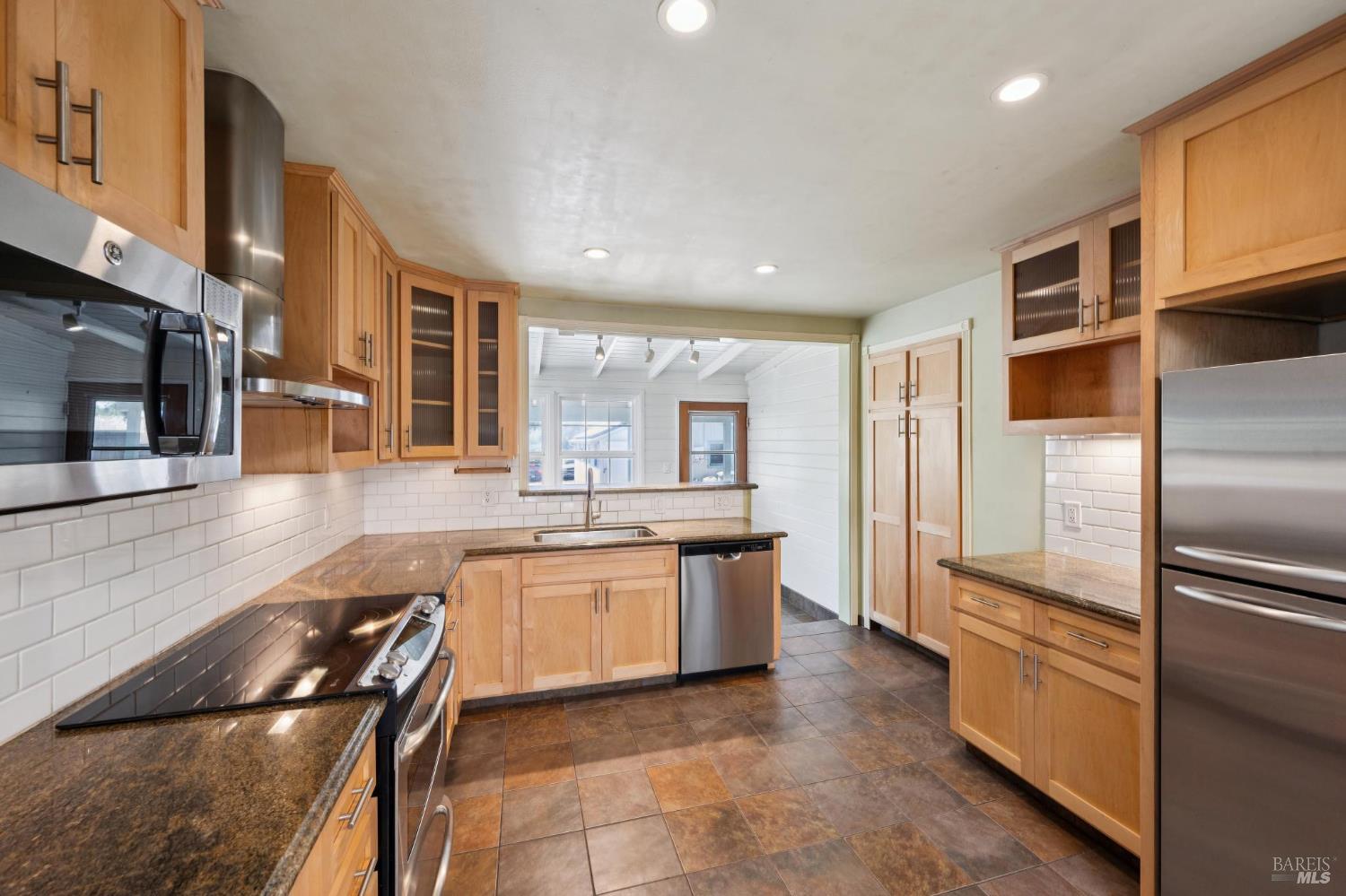 2534 Stony Point Road Petaluma CA 94952