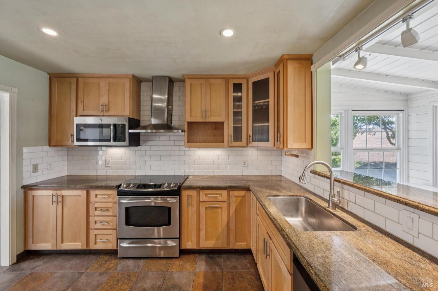 2534 Stony Point Road Petaluma CA 94952