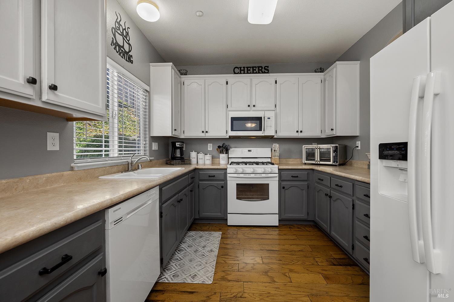 34 W Brookside Drive Cloverdale CA 95425