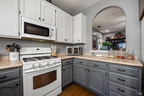 34 W Brookside Drive Cloverdale CA 95425