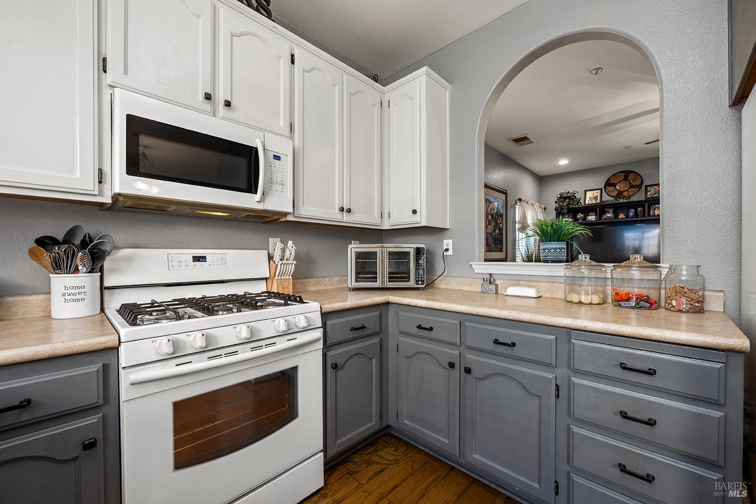 34 W Brookside Drive Cloverdale CA 95425
