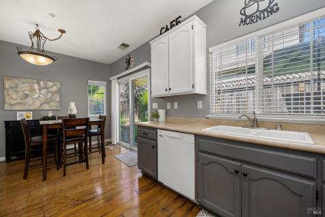 34 W Brookside Drive Cloverdale CA 95425