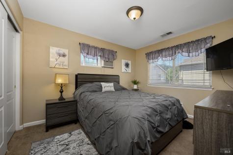 34 W Brookside Drive Cloverdale CA 95425