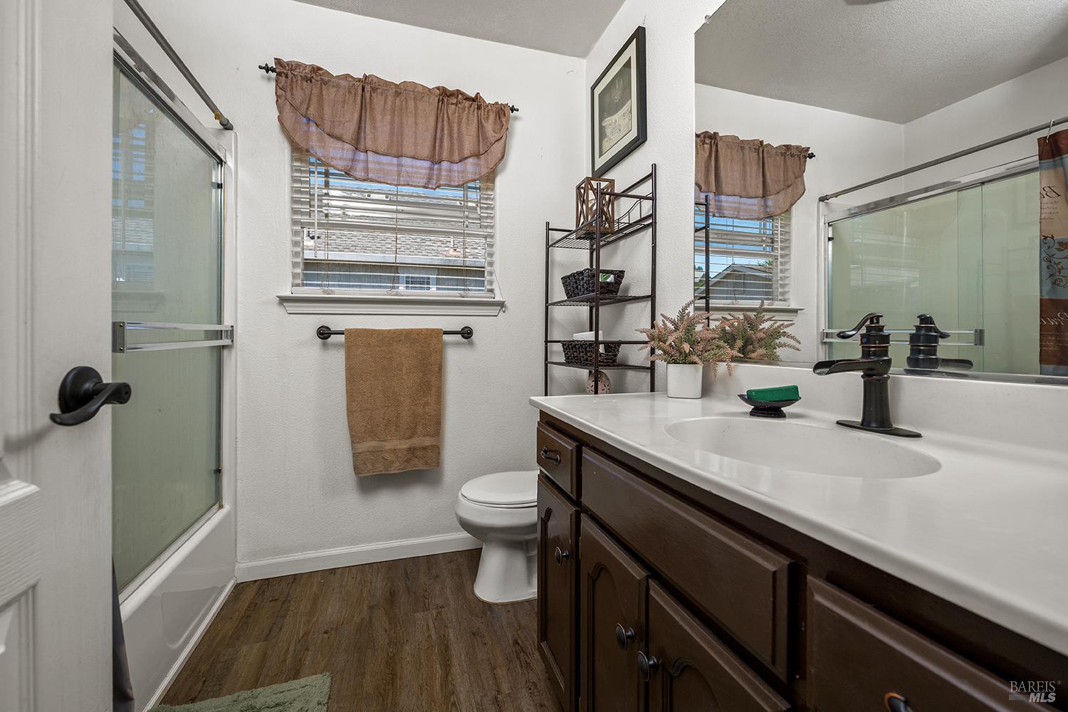 34 W Brookside Drive Cloverdale CA 95425