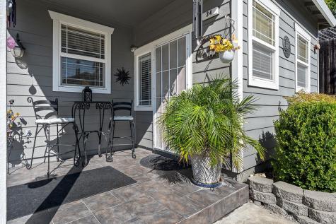 34 W Brookside Drive Cloverdale CA 95425